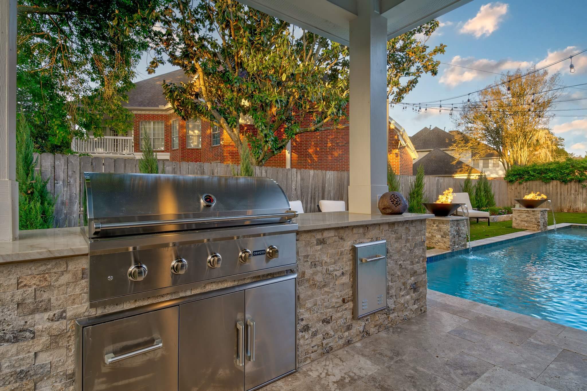 Covered outdoor kitchen clearance designs